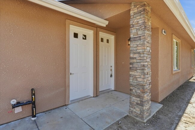 Building Photo - 40519 Bollinger Pl