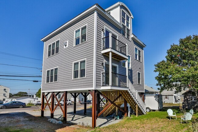 Foto del edificio - 115 Railroad Ave
