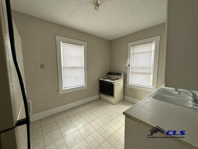 Foto del edificio - 1233 S 10th St