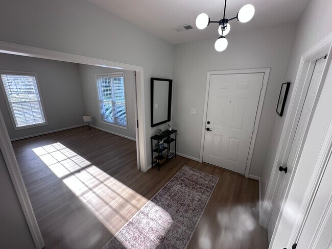 Foto del edificio - 13390 Cleeve Hill Ct