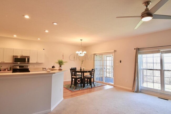 Building Photo - 674 Spring Valley Dr