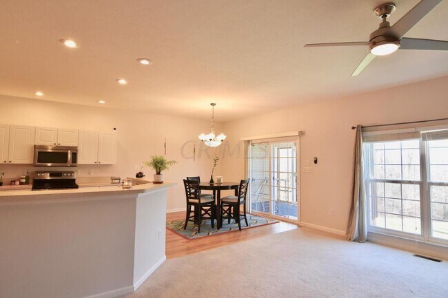 Foto del edificio - 674 Spring Valley Dr