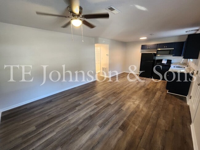 Photo - Newly Renovated Apartments in Green Oaks- Water Included!