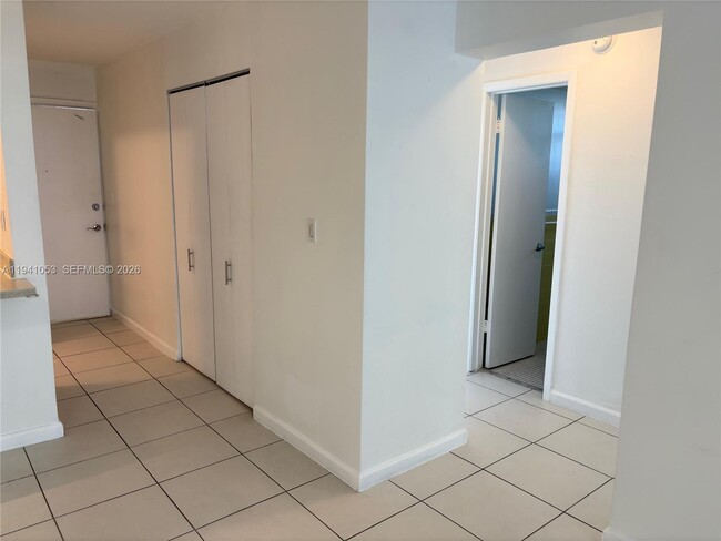 Foto del edificio - 505 NE 30th St