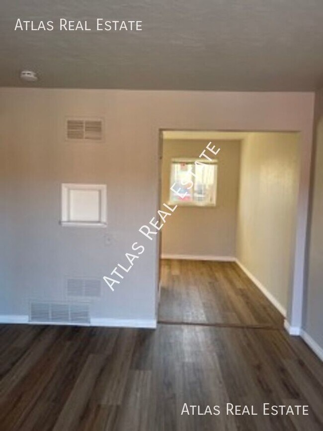 Building Photo - 1 bed, 1 Bath cozy apartment waiting for you!