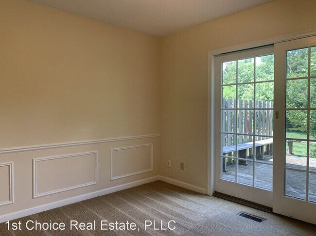 Foto del edificio - 3 br, 1.5 bath House - 530 Bainbridge Drive