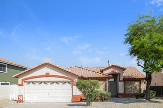 Building Photo - 7017 N 77th Dr