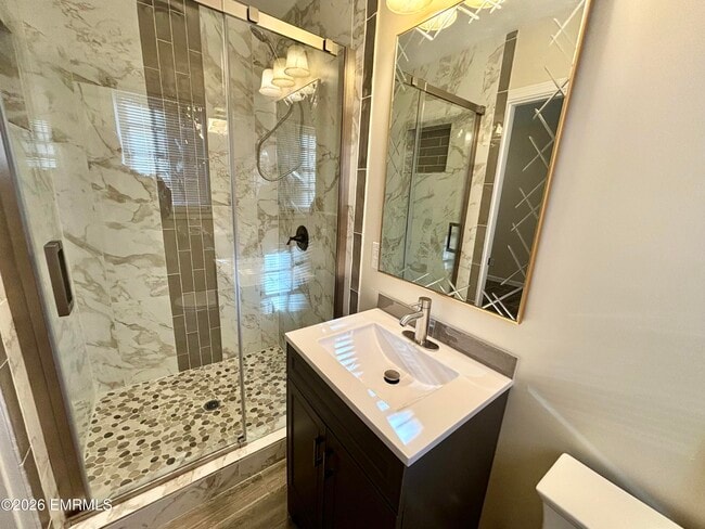 Building Photo - 5725 19th Ave