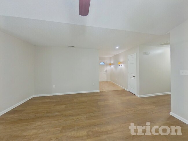 Foto del edificio - 4688 Falcon Chase Dr SW