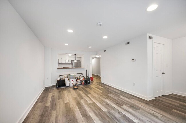 Foto del edificio - Available now! 2 Bed 2 Bath in Adams Morga...