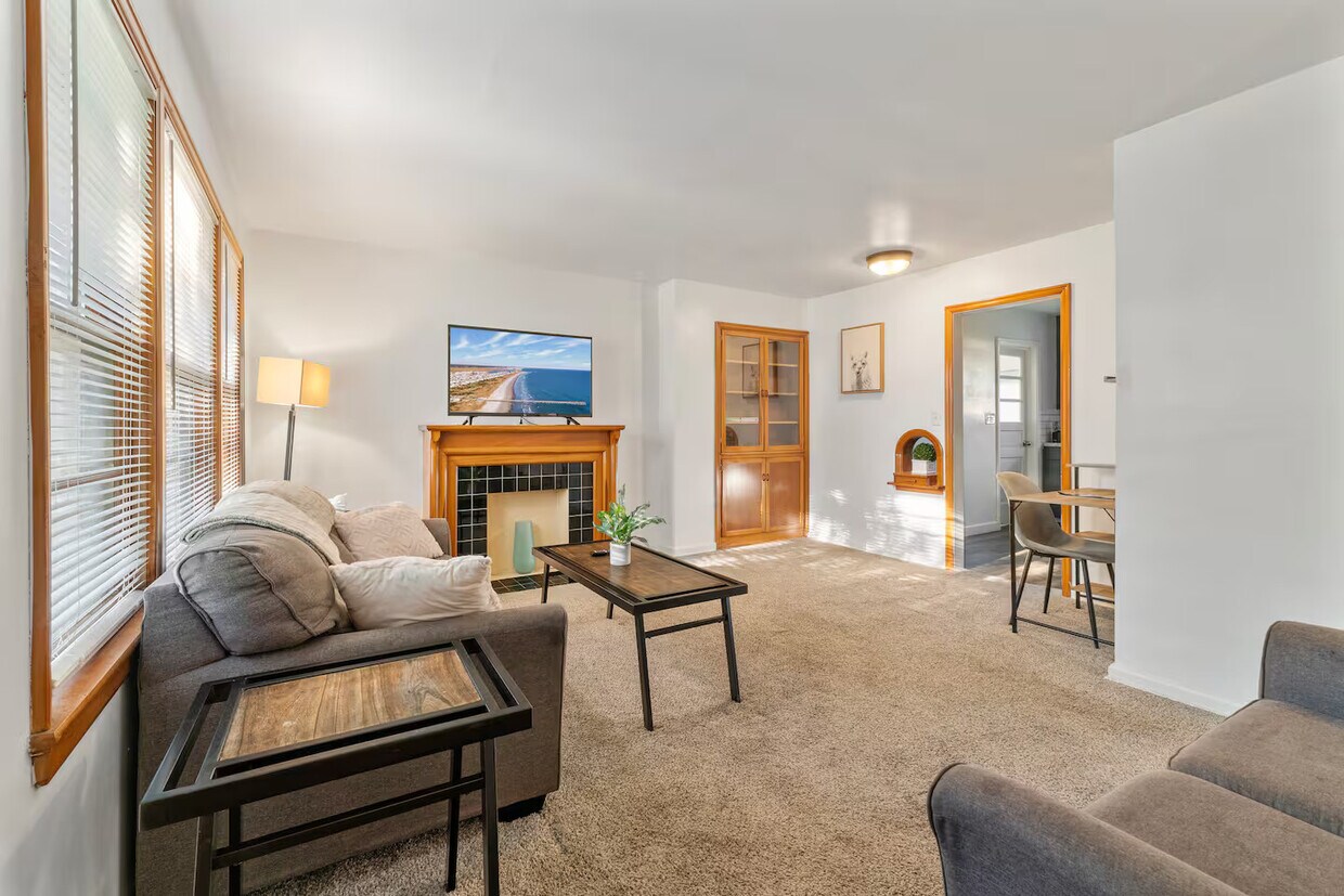 Foto principal - 2108 N Hood St