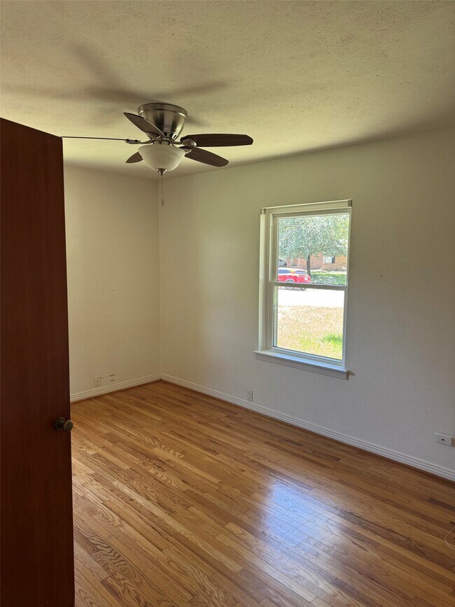 Foto del edificio - 946 Stonecrest Dr