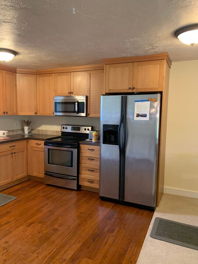 Foto del edificio - Available now! 2 bedroom ~ 1 bath Condo