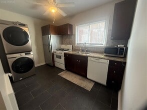 Building Photo - 353 E Market St