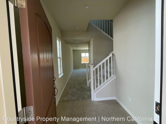Building Photo - 4 br, 2.5 bath House - 2408 Chandon Circle