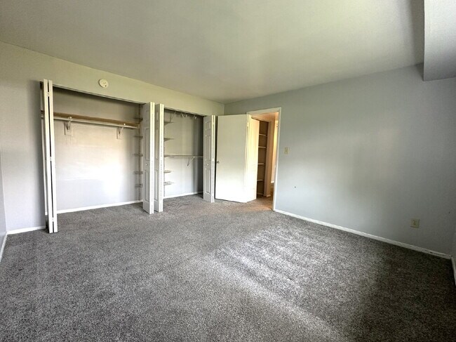 Foto del edificio - COMING SOON! 1 Bedroom condo in Reisterstown