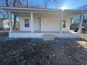 Building Photo - 416 Tyus St