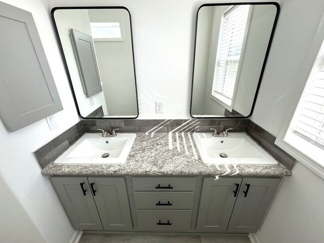 Foto del edificio - 1057 Vervain Dr