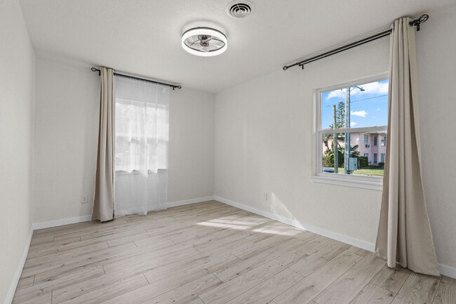 Foto del edificio - 1401 Drew St