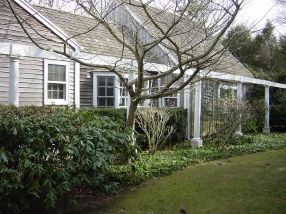 Building Photo - 297 Head of Pond Rd