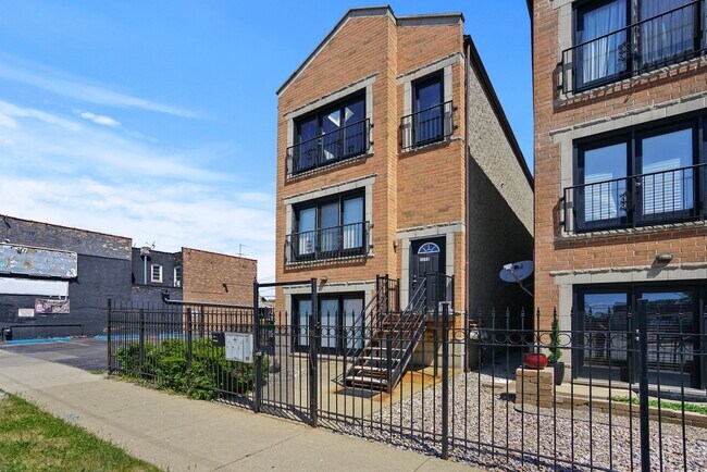 Building Photo - 4648 W 63rd St