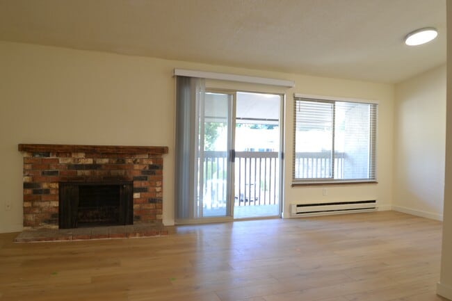 Photo - 12703 NE 118th St Townhome