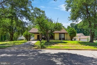 Building Photo - 8801 Monmouth Dr
