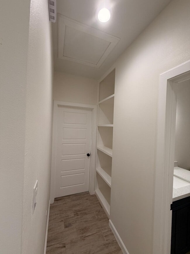 Foto del edificio - 487 Arboleda Ln