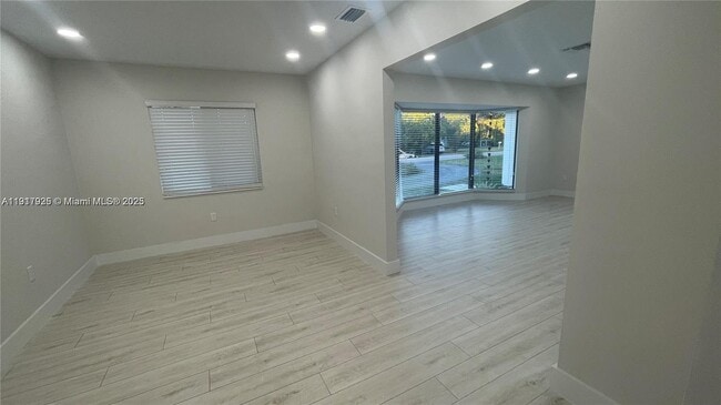 Foto del edificio - 8320 SW 142nd St