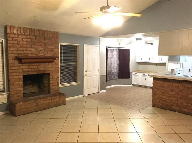 Building Photo - 16107 Mendocino Dr