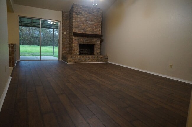 Building Photo - 114 Napoleon Dr