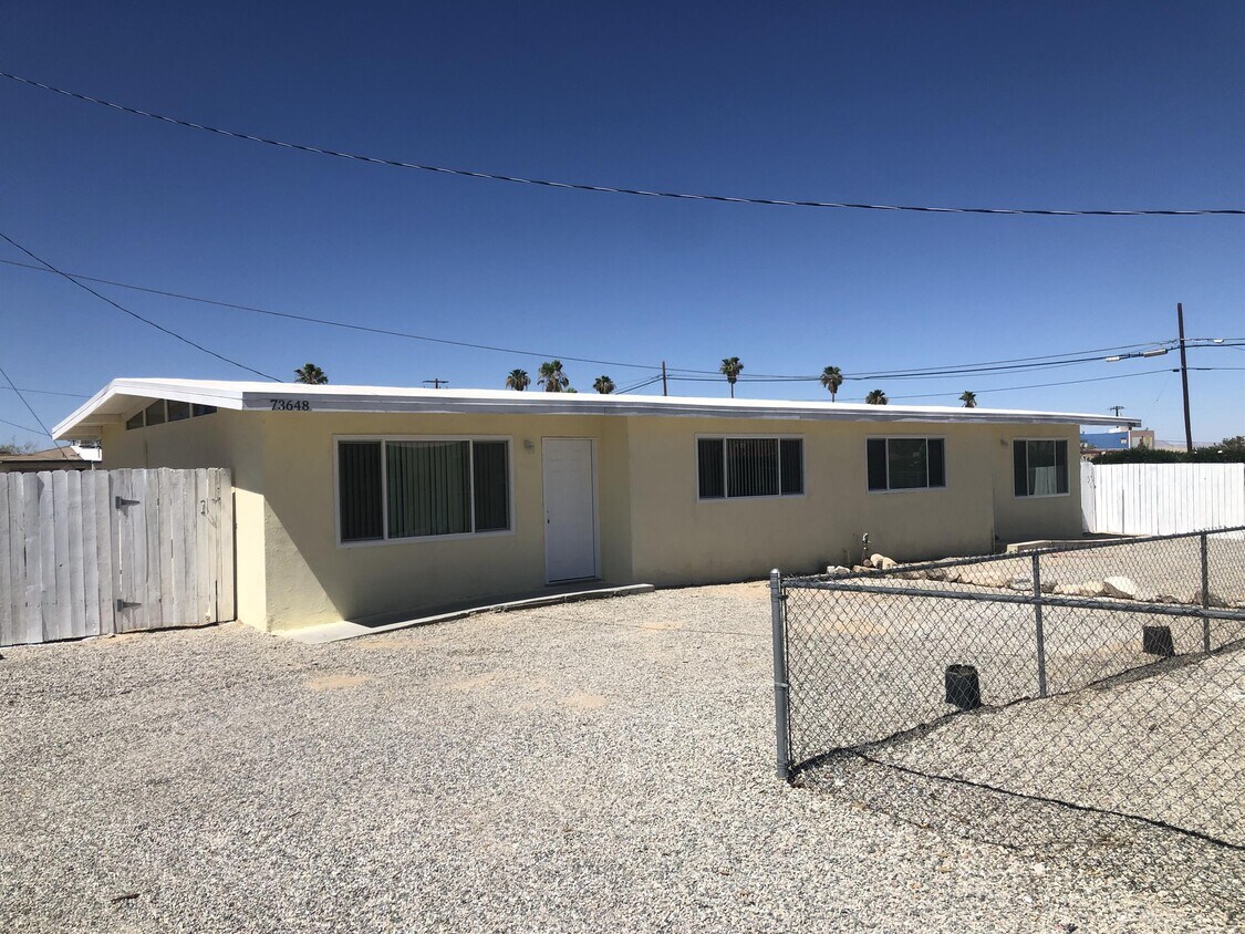 Primary Photo - 73642 Buena Vista Dr