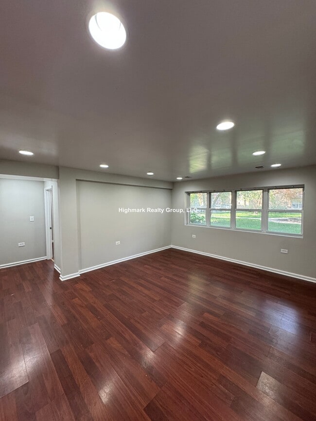 Building Photo - 2530 W Fitch Ave
