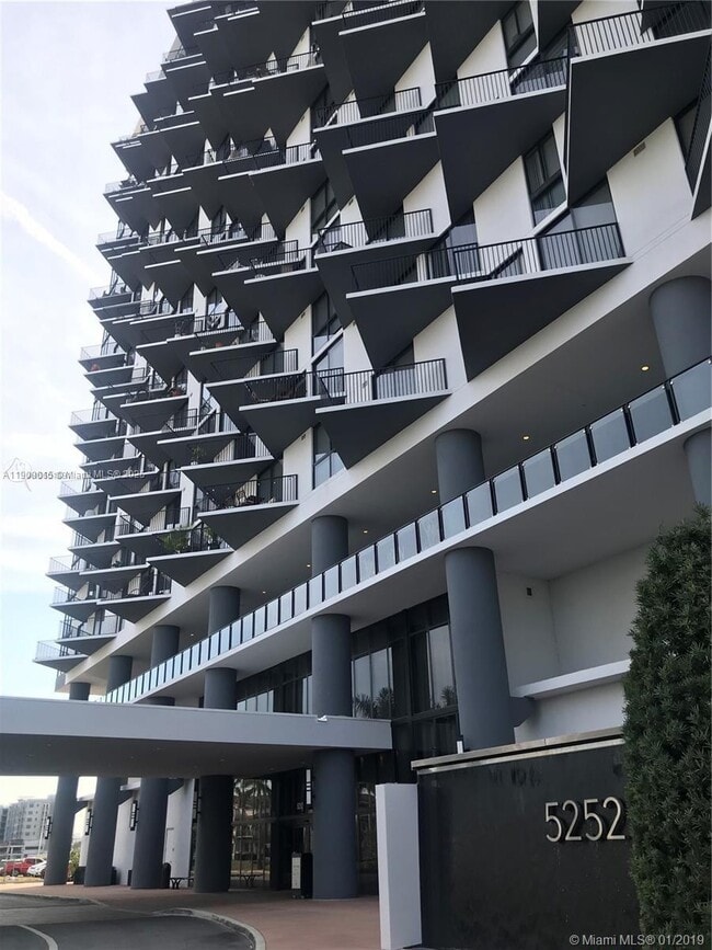 Foto del edificio - 5252 NW 85th Ave