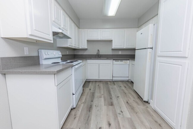 Building Photo - 3BR/2BA Condo in Desert Shores Villas For Rent