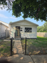 Building Photo - 1702 W Edmaire St