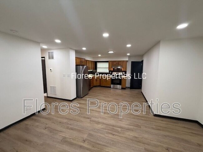 Foto del edificio - 6406 Faircrest Rd