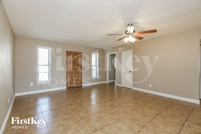Foto del edificio - 2243 E Juanita Ave