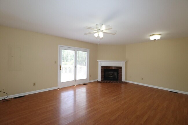 Foto del edificio - 3854 Sugar Creek Dr