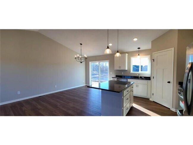 Foto del edificio - 1324 159th Ln NW, Andover, MN, 55304