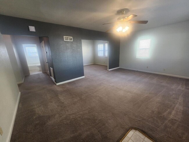 Building Photo - Two bedroom house in laurel