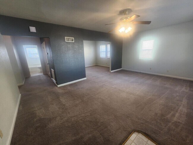 Foto del edificio - Two bedroom house in laurel