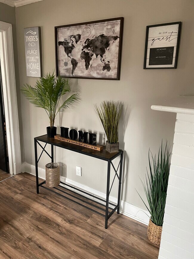 Foto del edificio - 317 Wrenn Dr