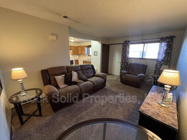 Foto del edificio - 3305 Frontier St