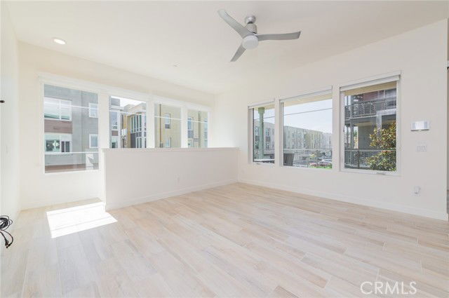 Foto del edificio - 765 Doheny Way