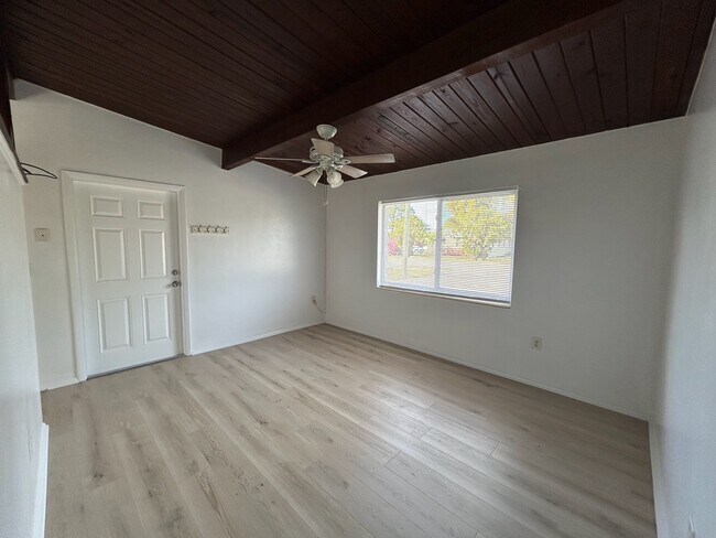 Sala de estar - 304 South Rd