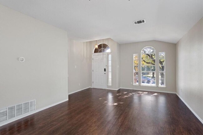 Foto del edificio - 1502 Sundance Dr