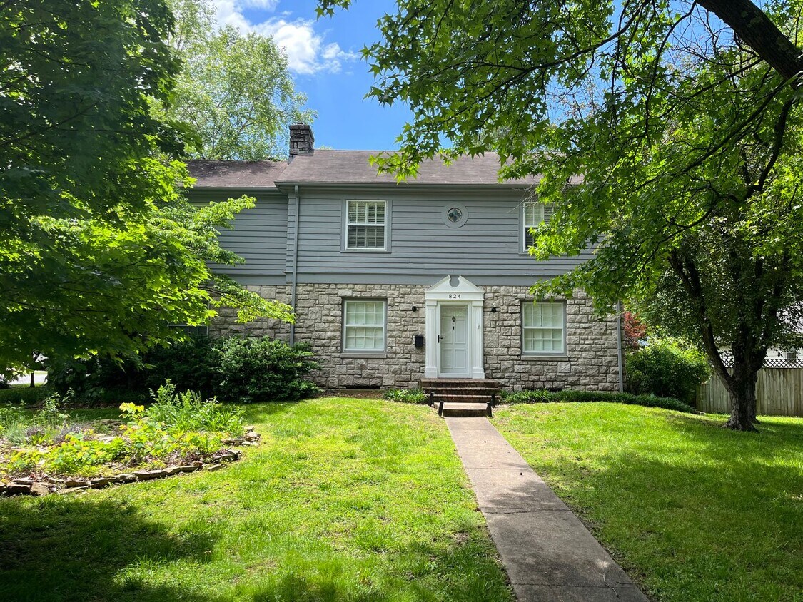 824 E University St, Springfield, MO 65807 House Rental in