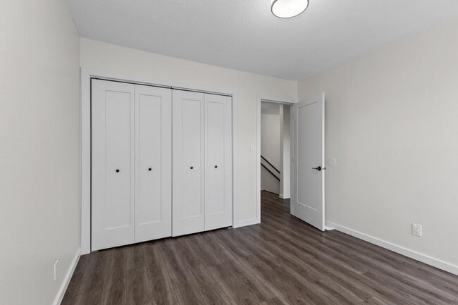 Building Photo - Highland Villas