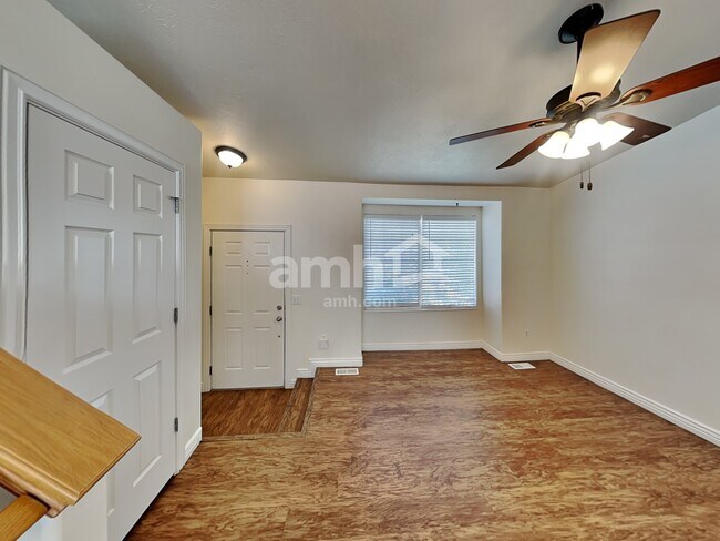 Foto del edificio - 2436 2940 W